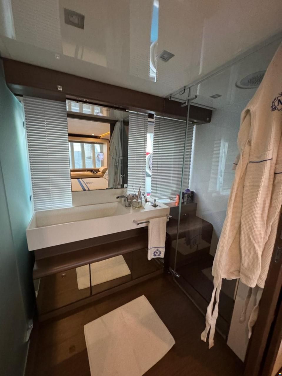 Ferretti 800