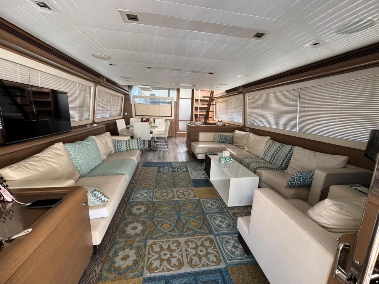 Ferretti 800