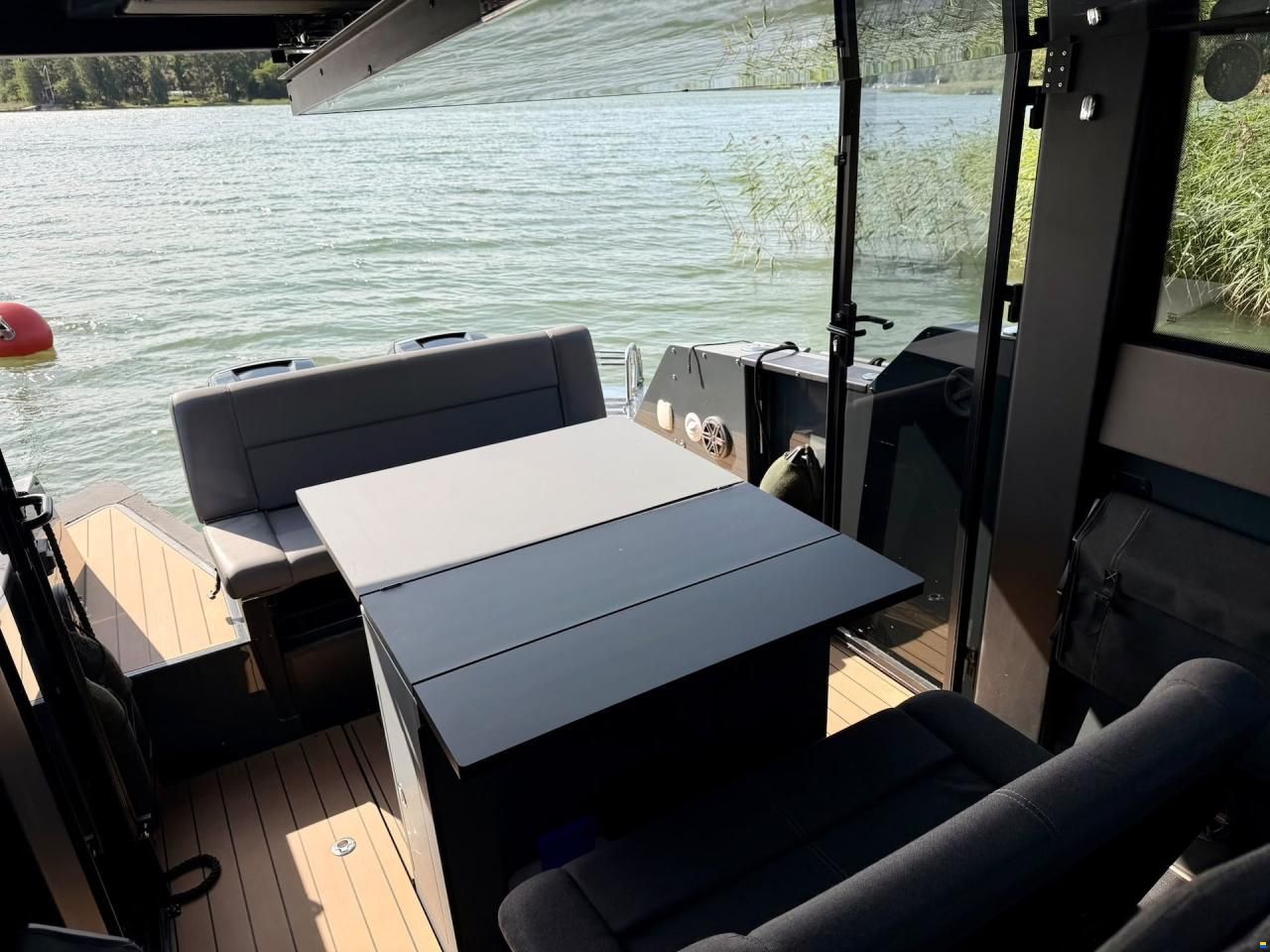 XO Boats EXPLORER