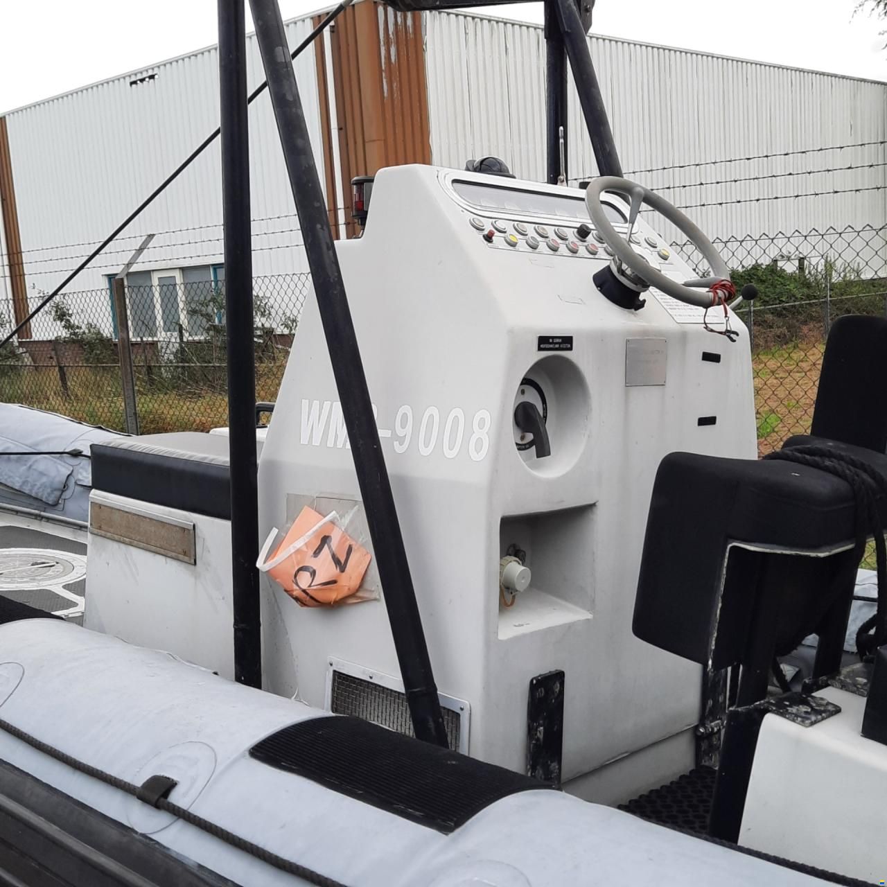 RHIB 700
