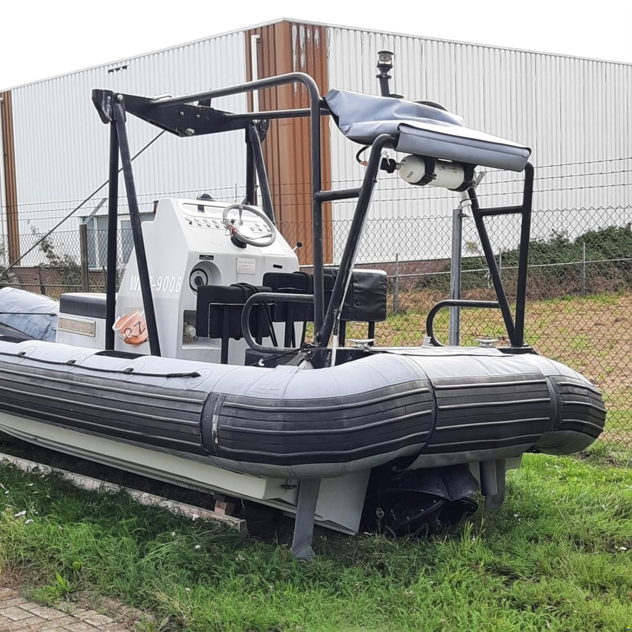 RHIB 700