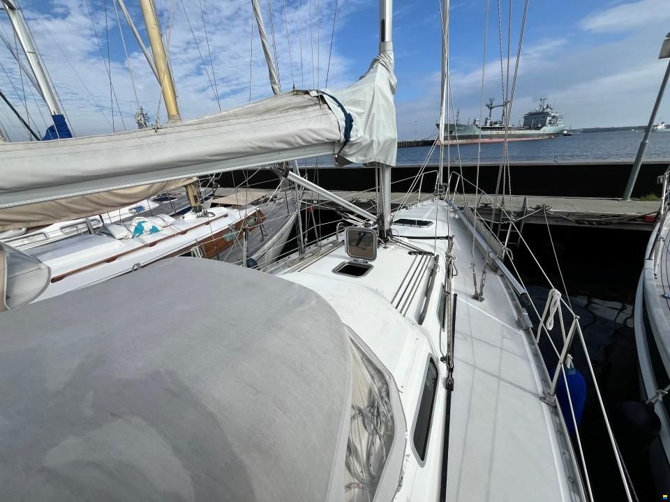 Hanse 331