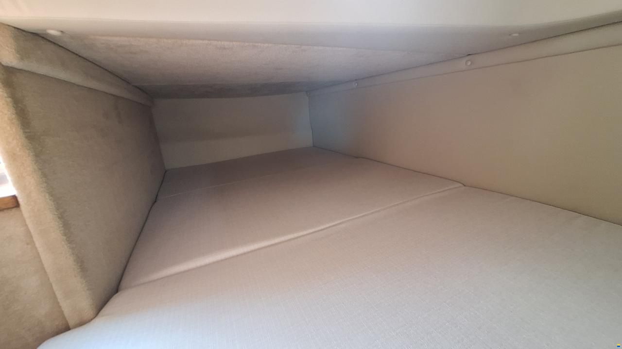 Chaparral Signature 270