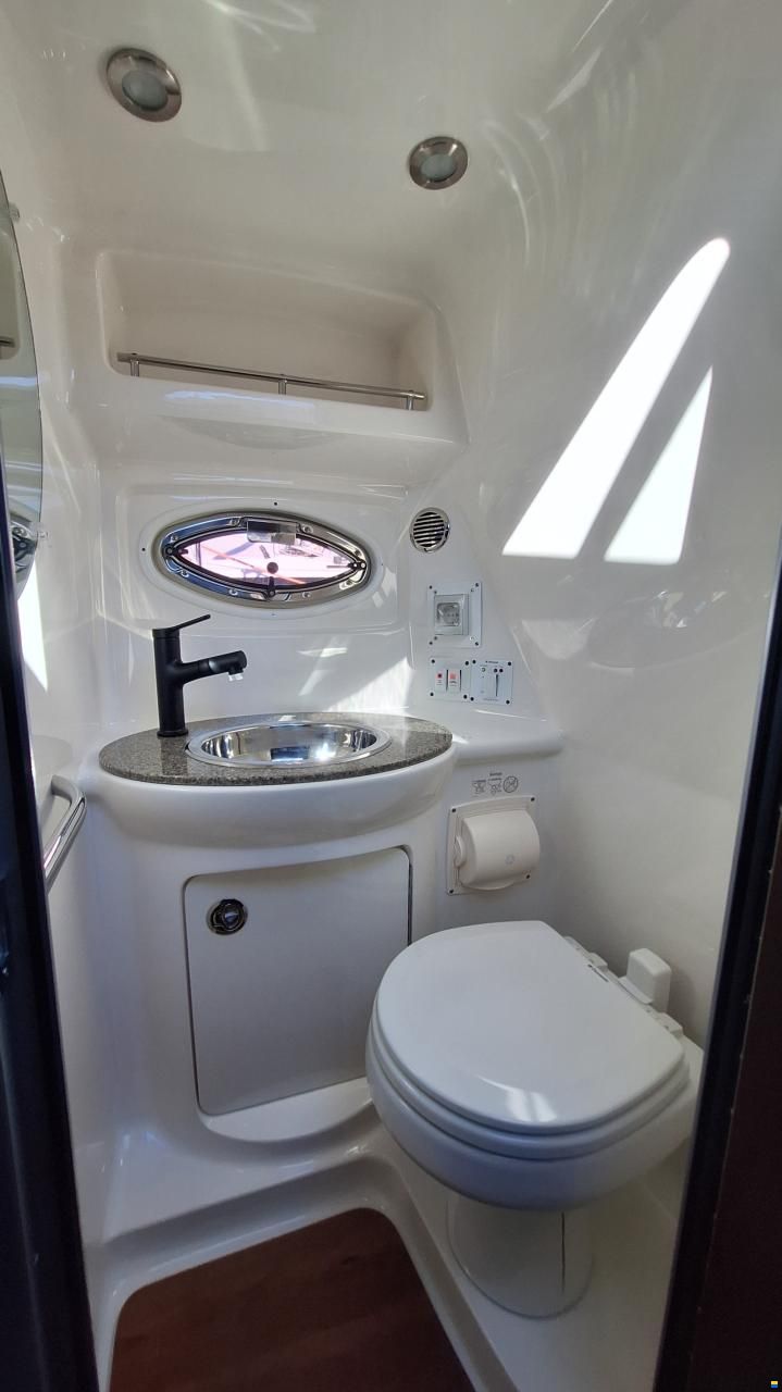 Chaparral Signature 270