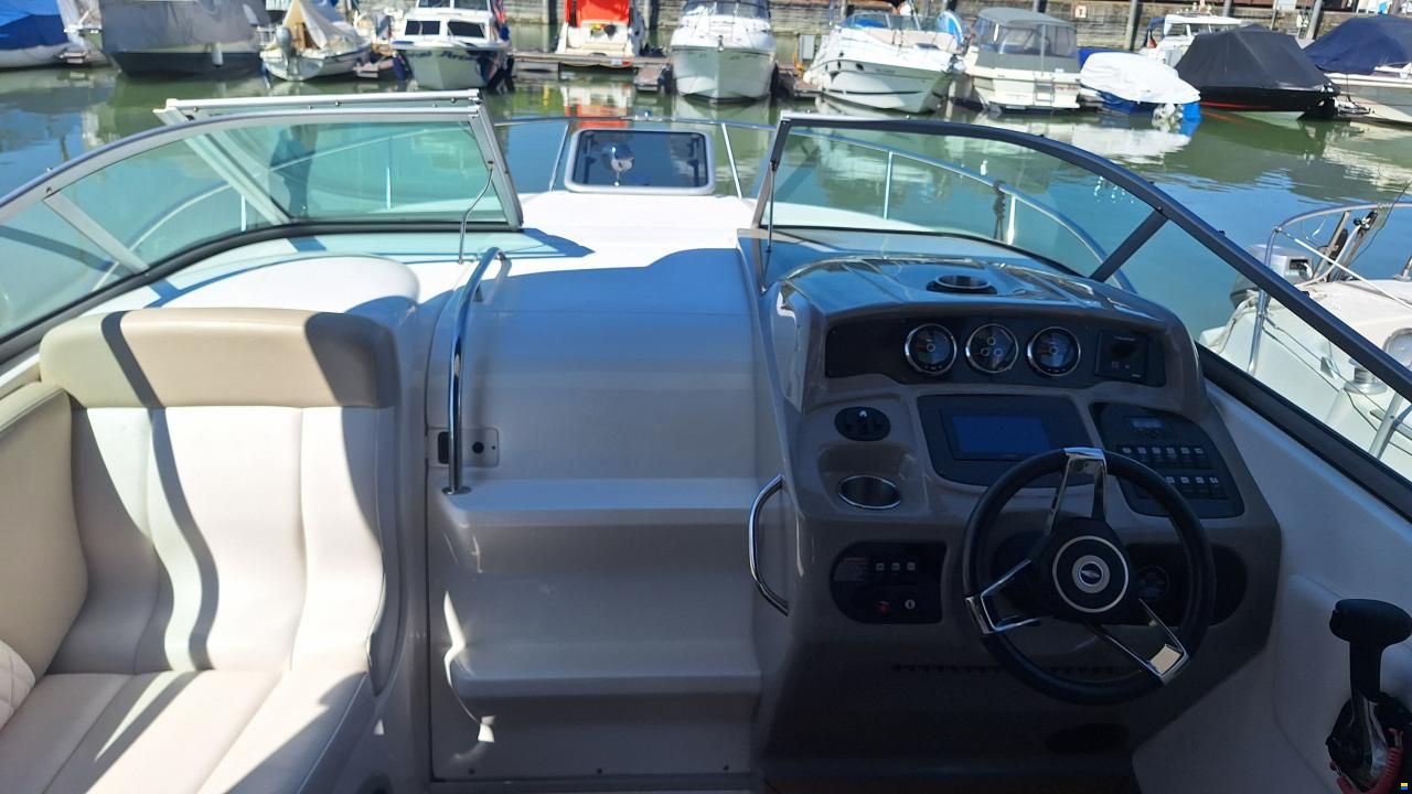 Chaparral Signature 270