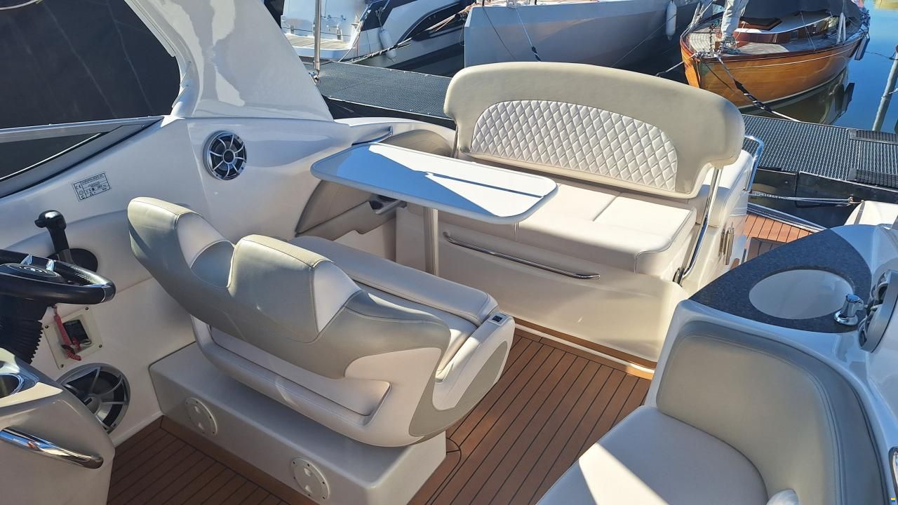 Chaparral Signature 270