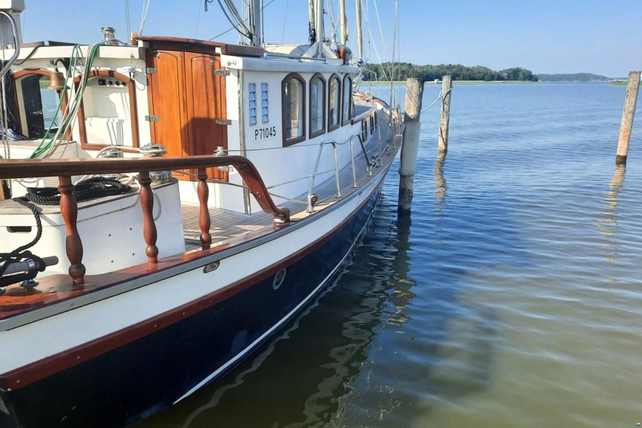 Schooner "Aleja" 43