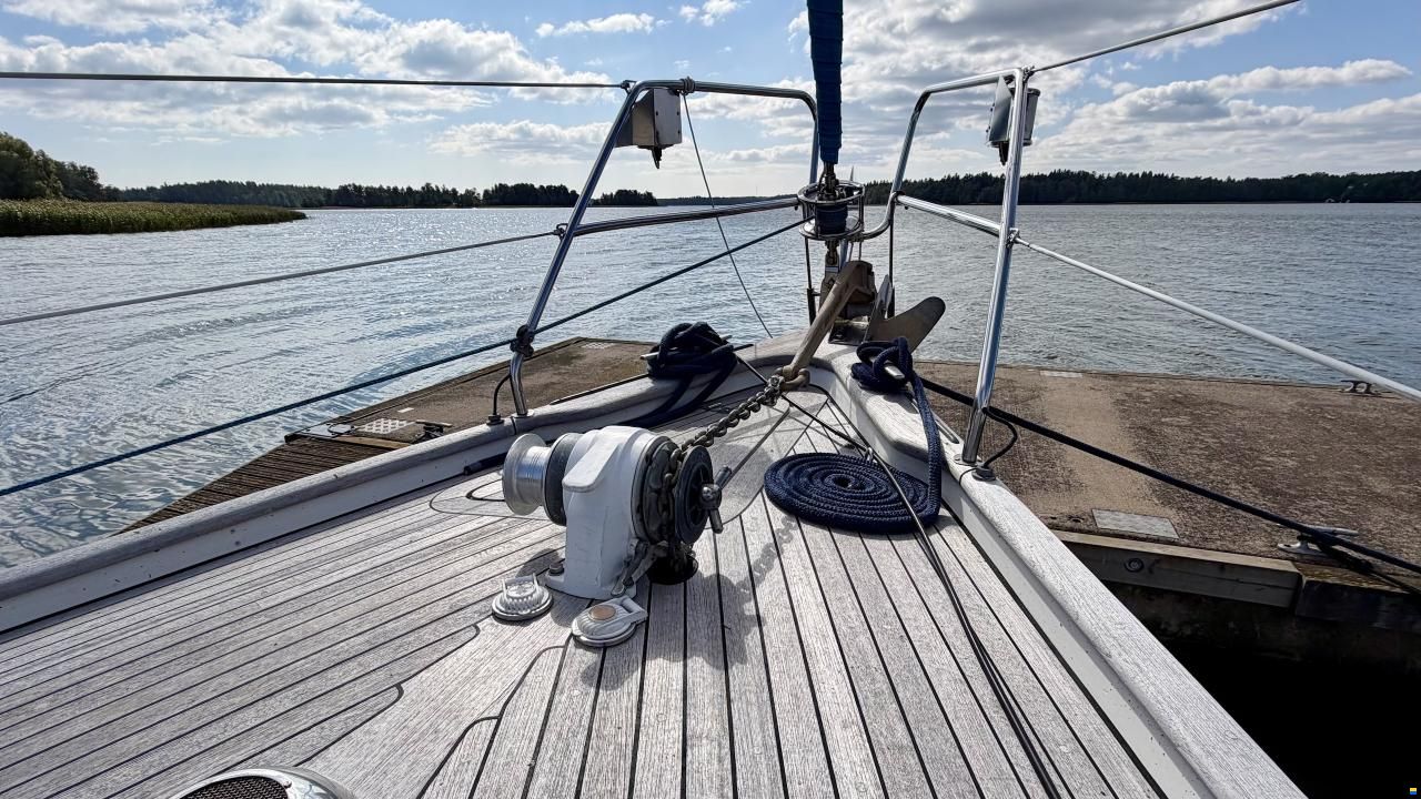 Hallberg-Rassy 352