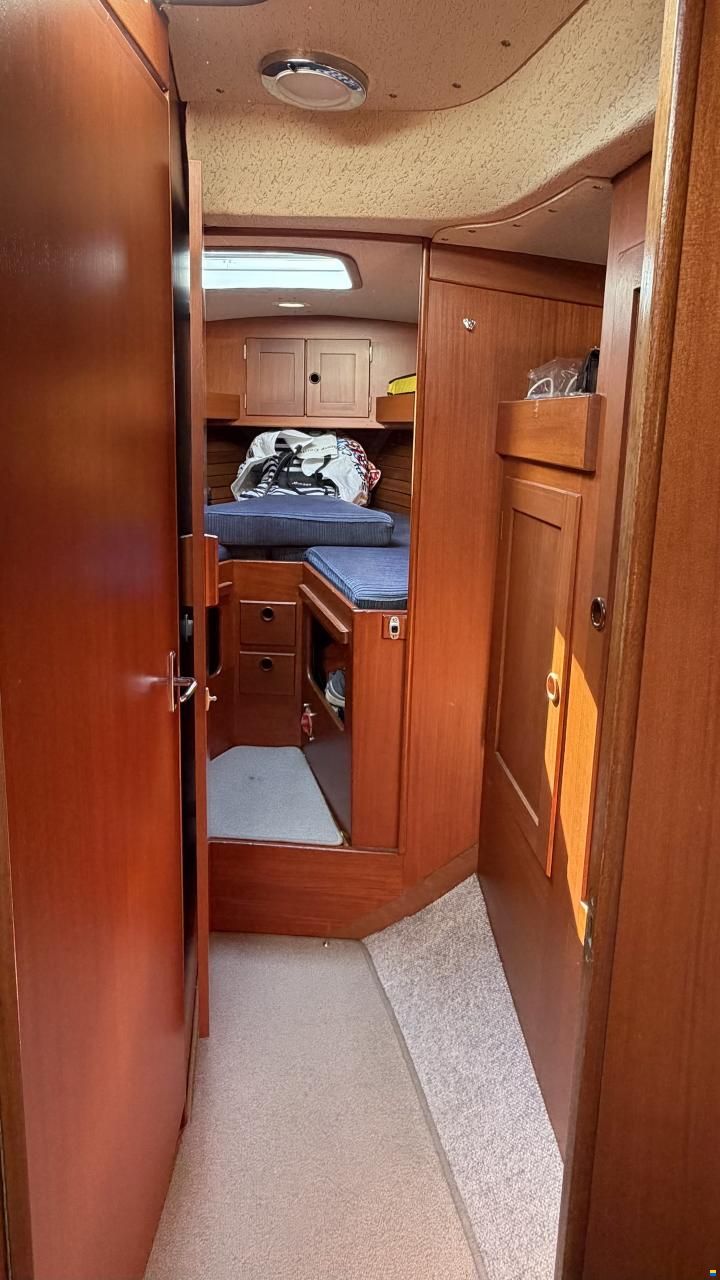 Hallberg-Rassy 352