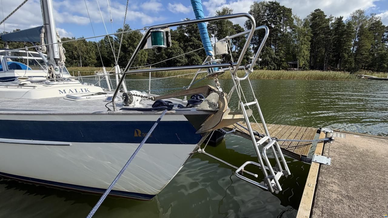 Hallberg-Rassy 352