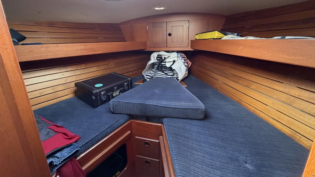 Hallberg-Rassy 352