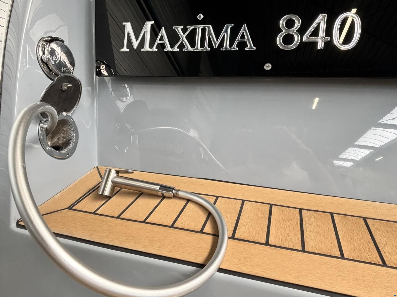 Maxima 840 Tender