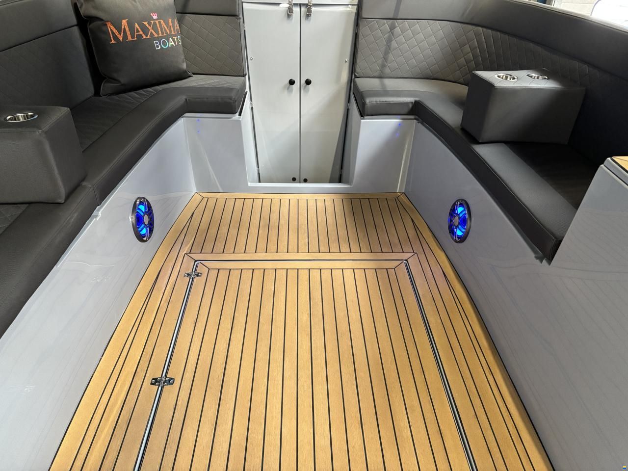 Maxima 840 Tender
