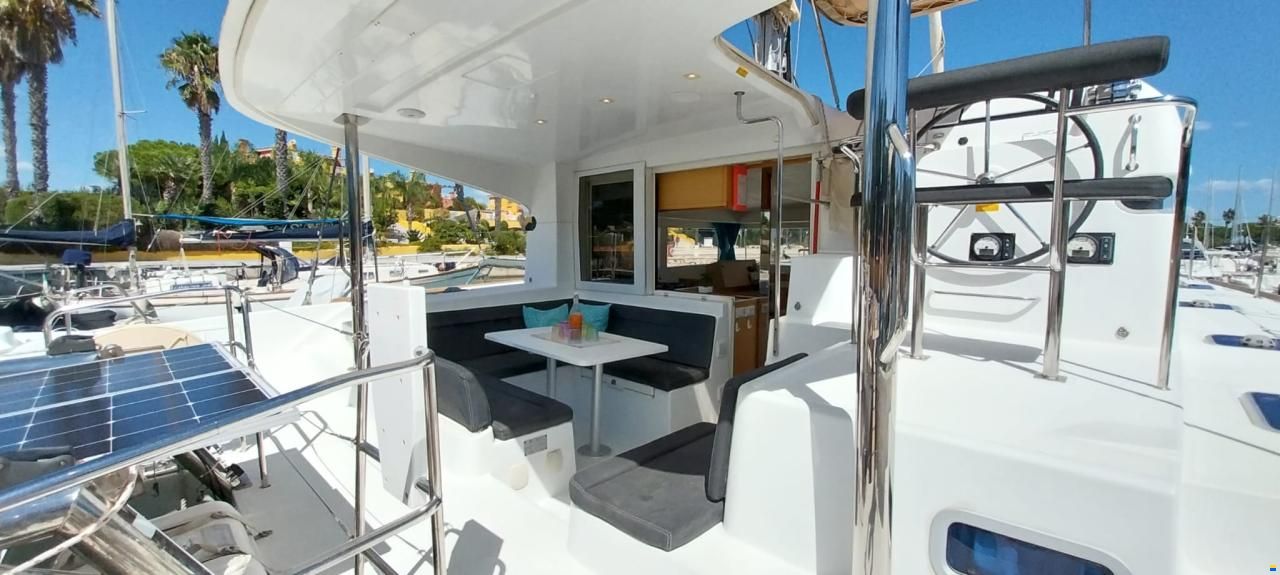 Lagoon 39