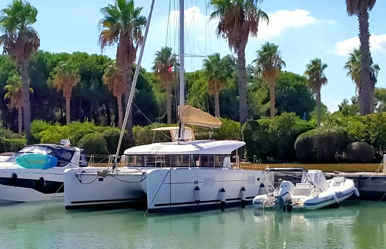 Lagoon 39