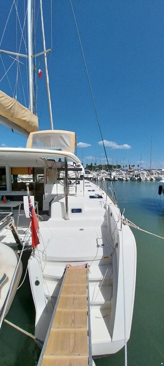 Lagoon 39