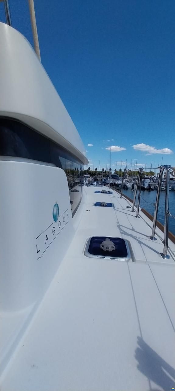 Lagoon 39