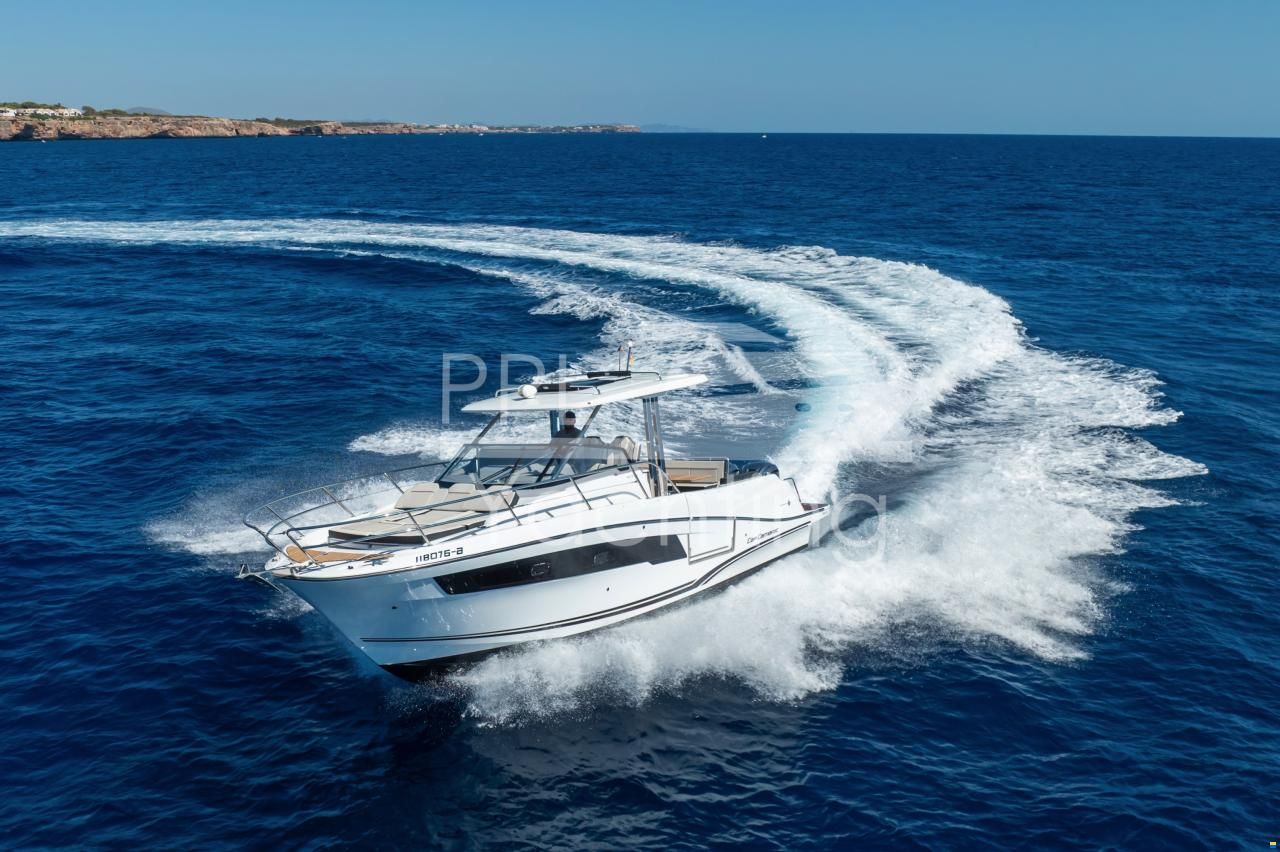 Jeanneau Cap Camarat 10.5 WA II