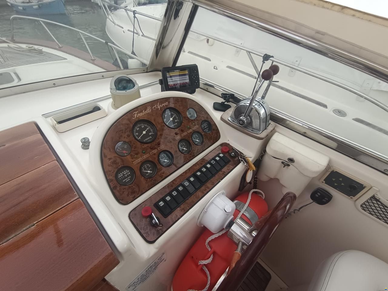 Fratelli Aprea 750 Semicabinato Bimotore