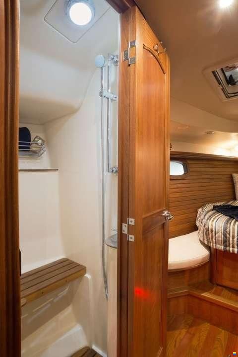 Hunter 50 Centercockpit