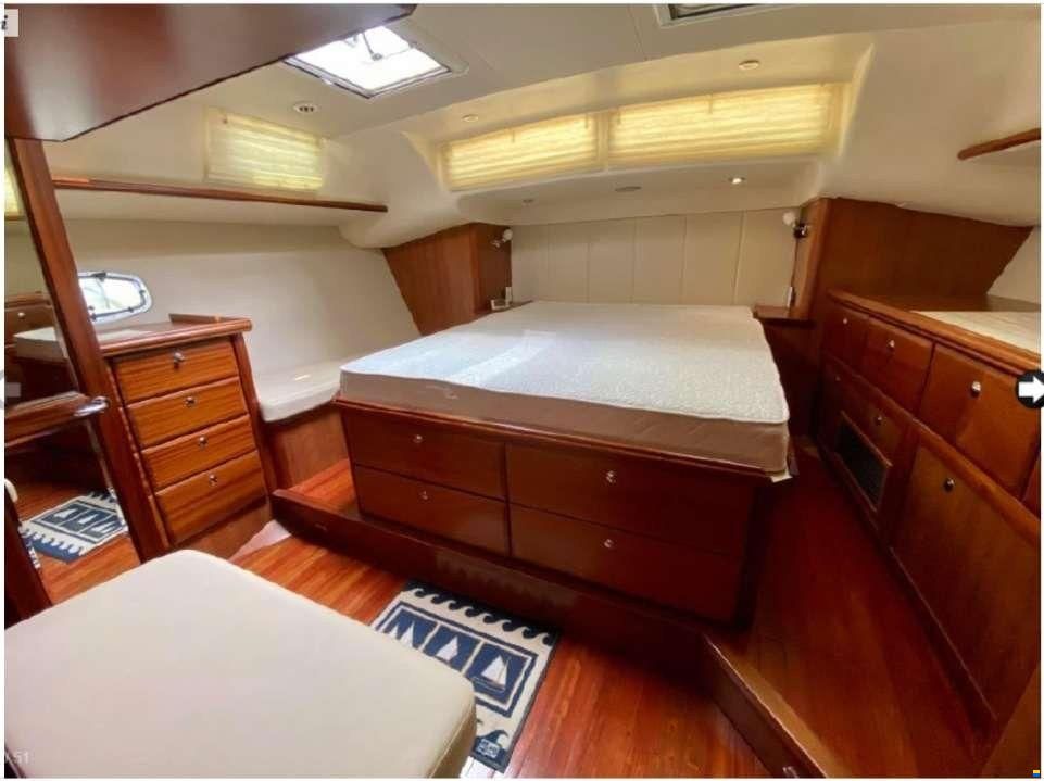 Hunter 50 Centercockpit