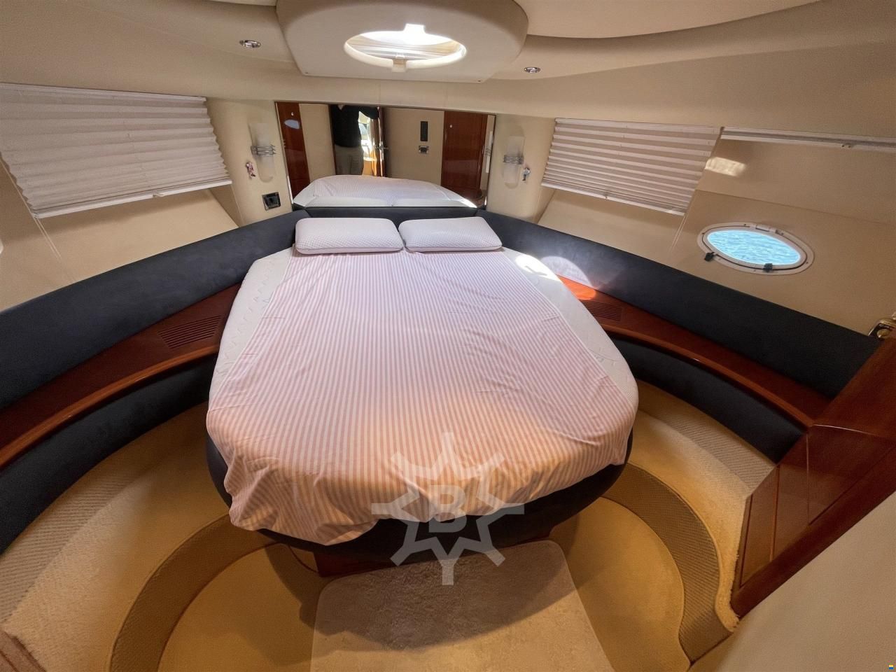 Azimut 42