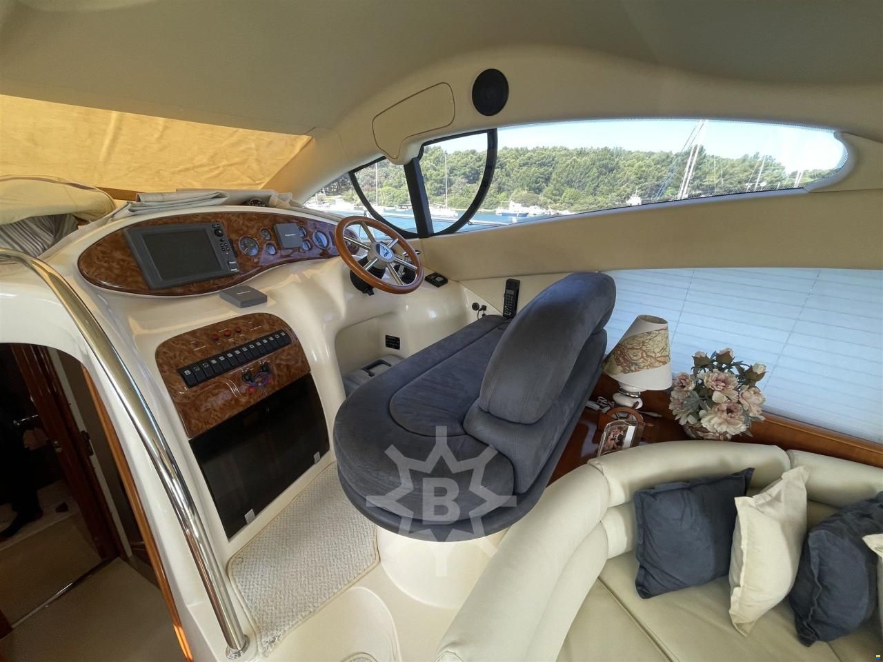 Azimut 42