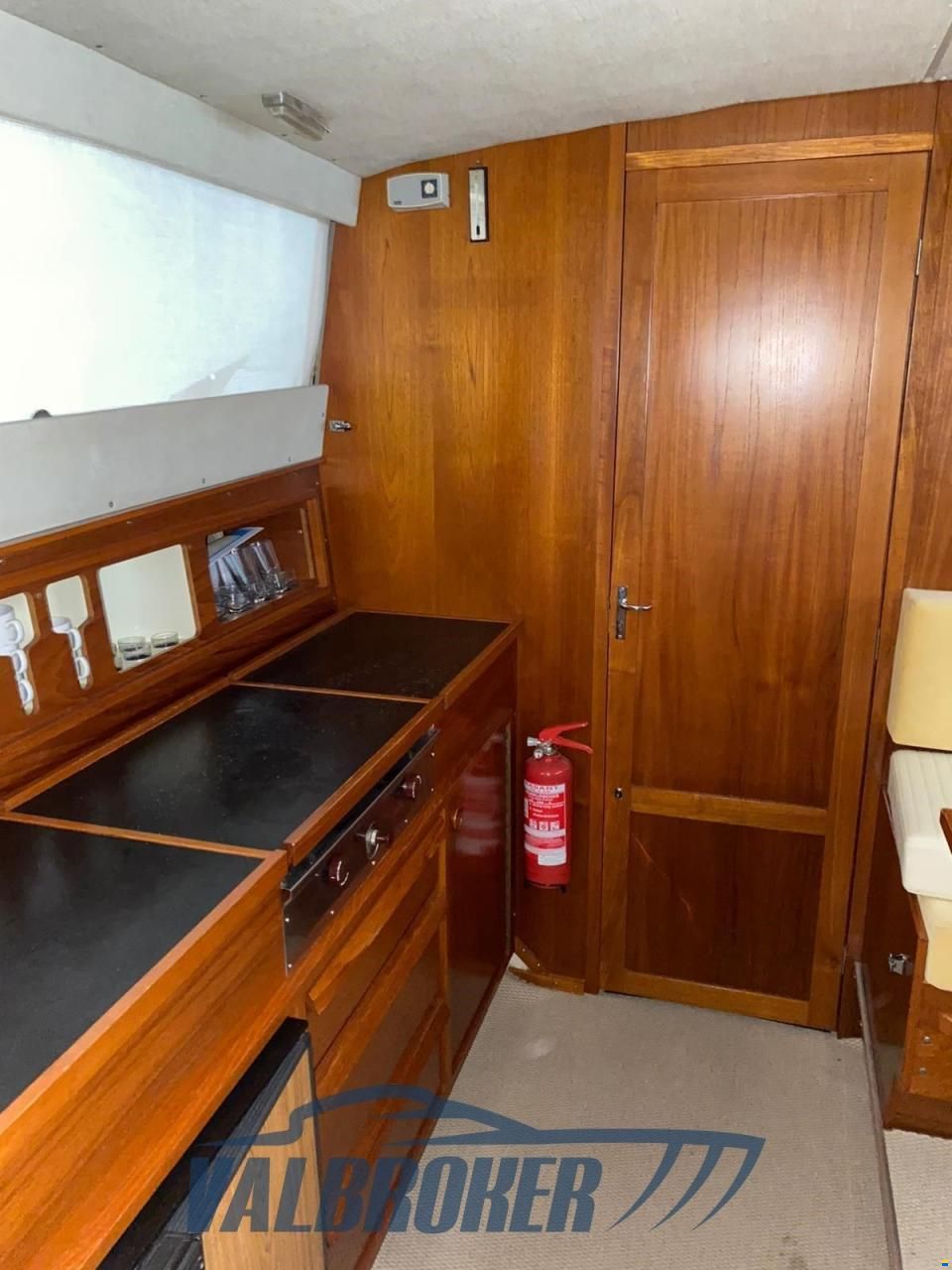 Fjord 32 cabin