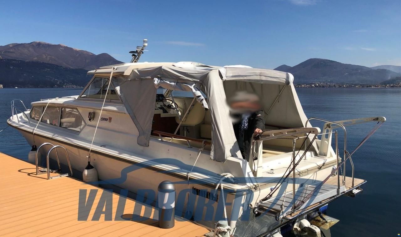Fjord 32 cabin