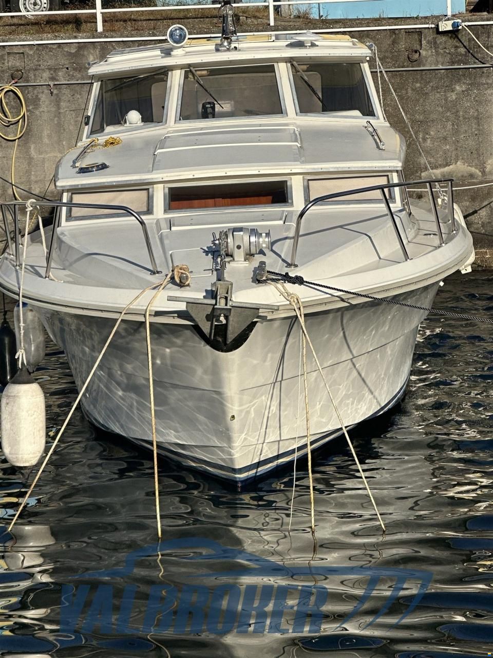 Fjord 32 cabin