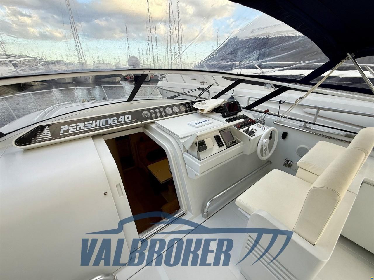 Pershing 40