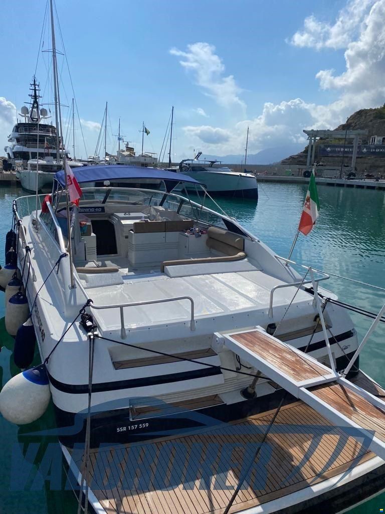 Pershing 40