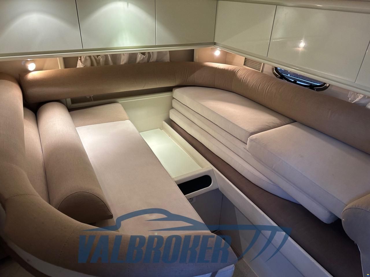 Pershing 40