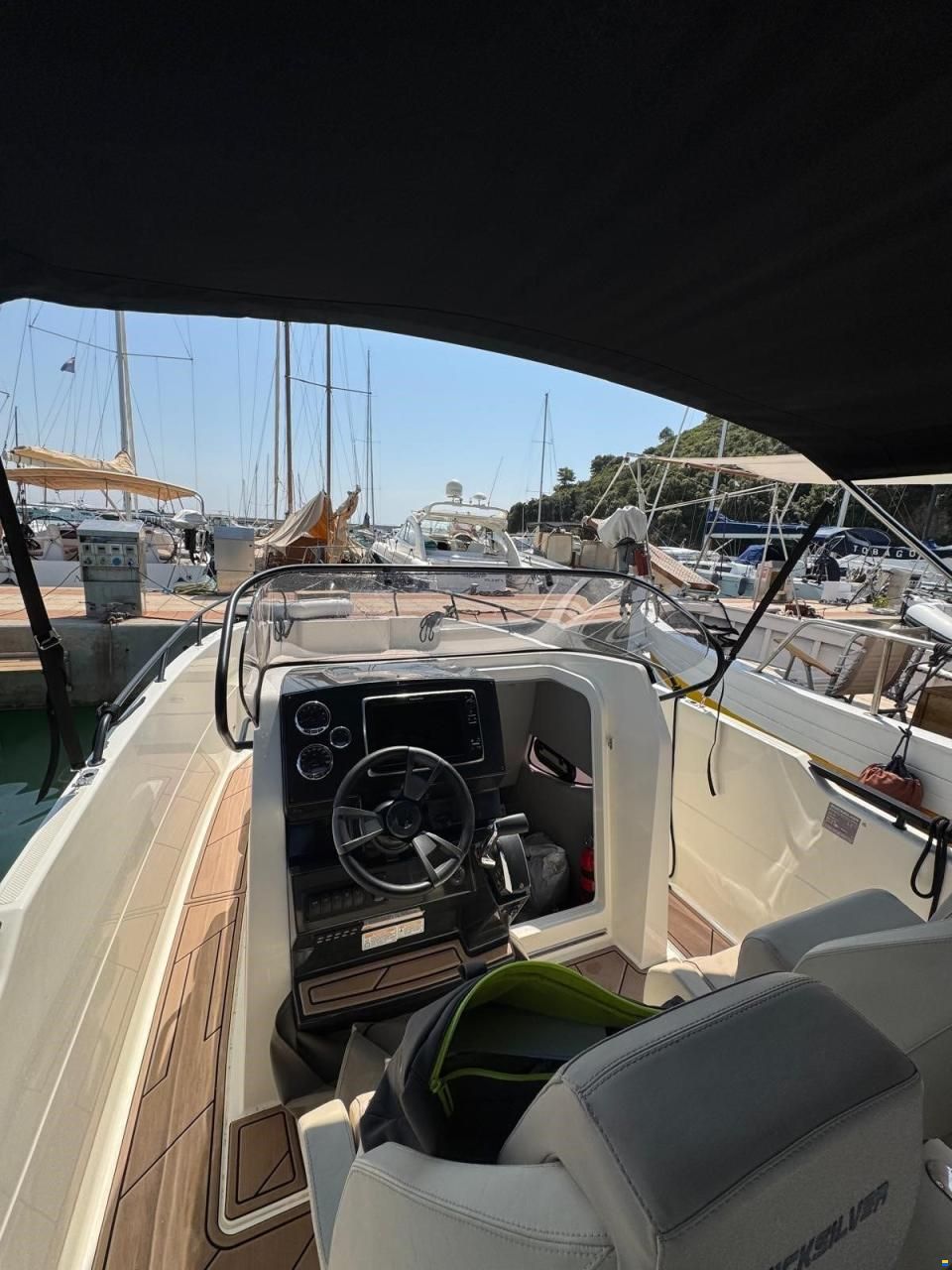 Quicksilver Active 805