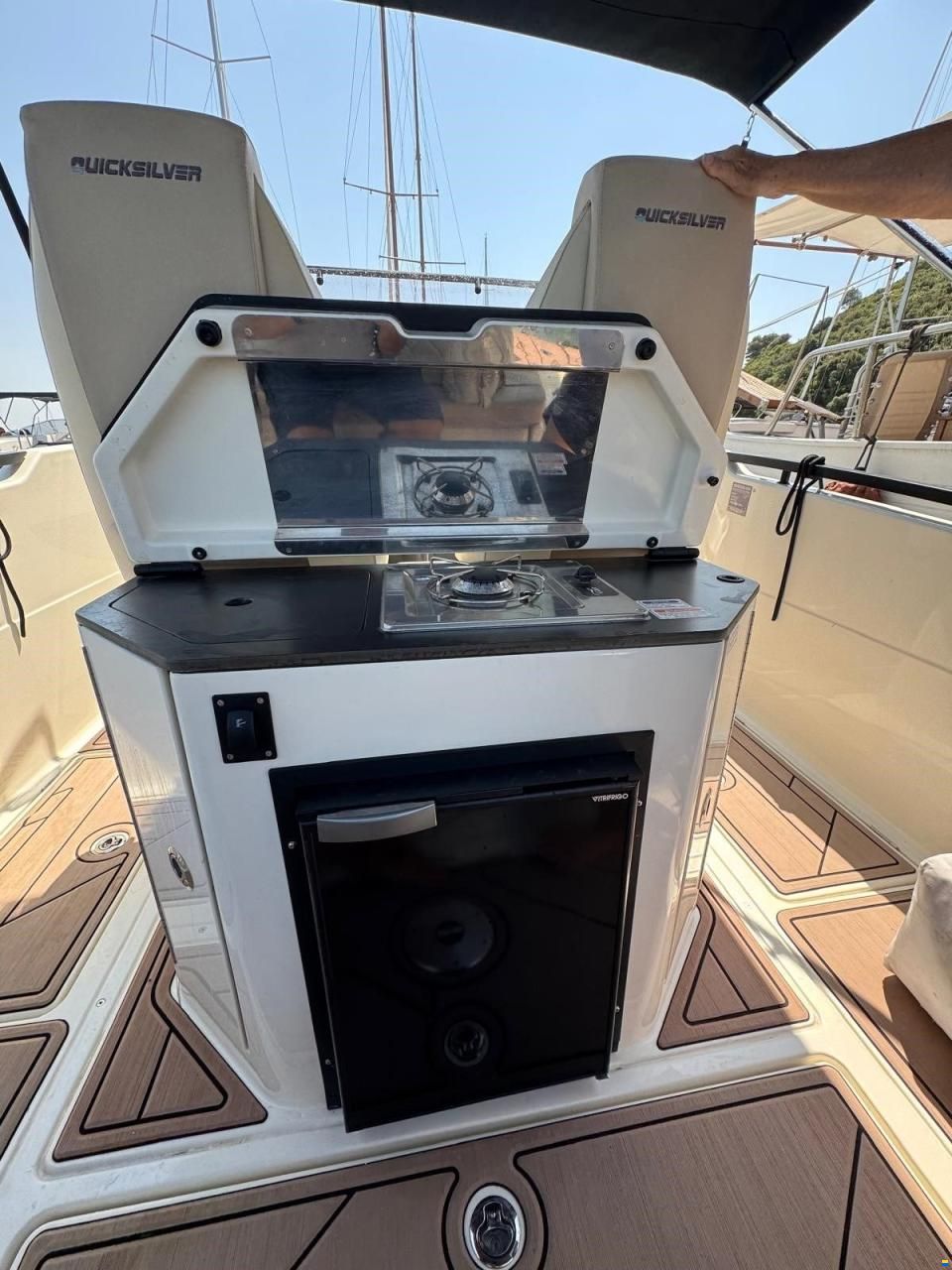 Quicksilver Active 805