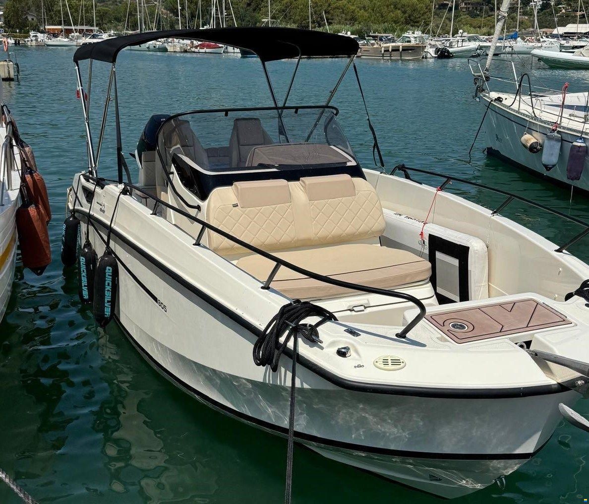 Quicksilver Active 805