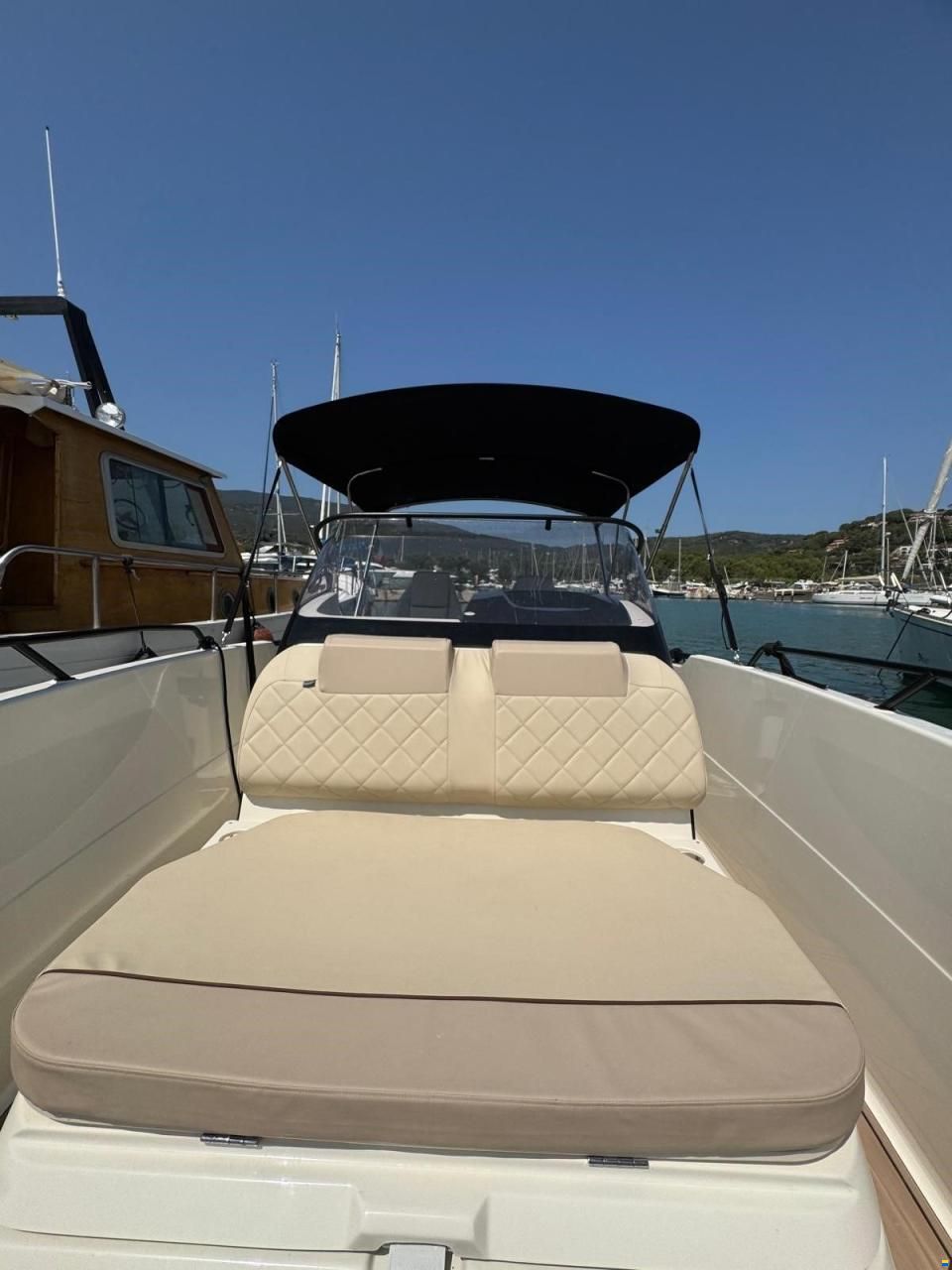 Quicksilver Active 805