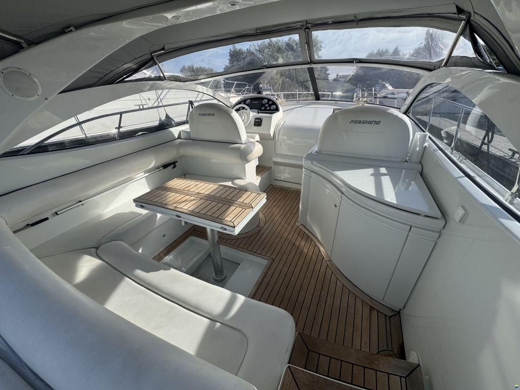 Pershing 37