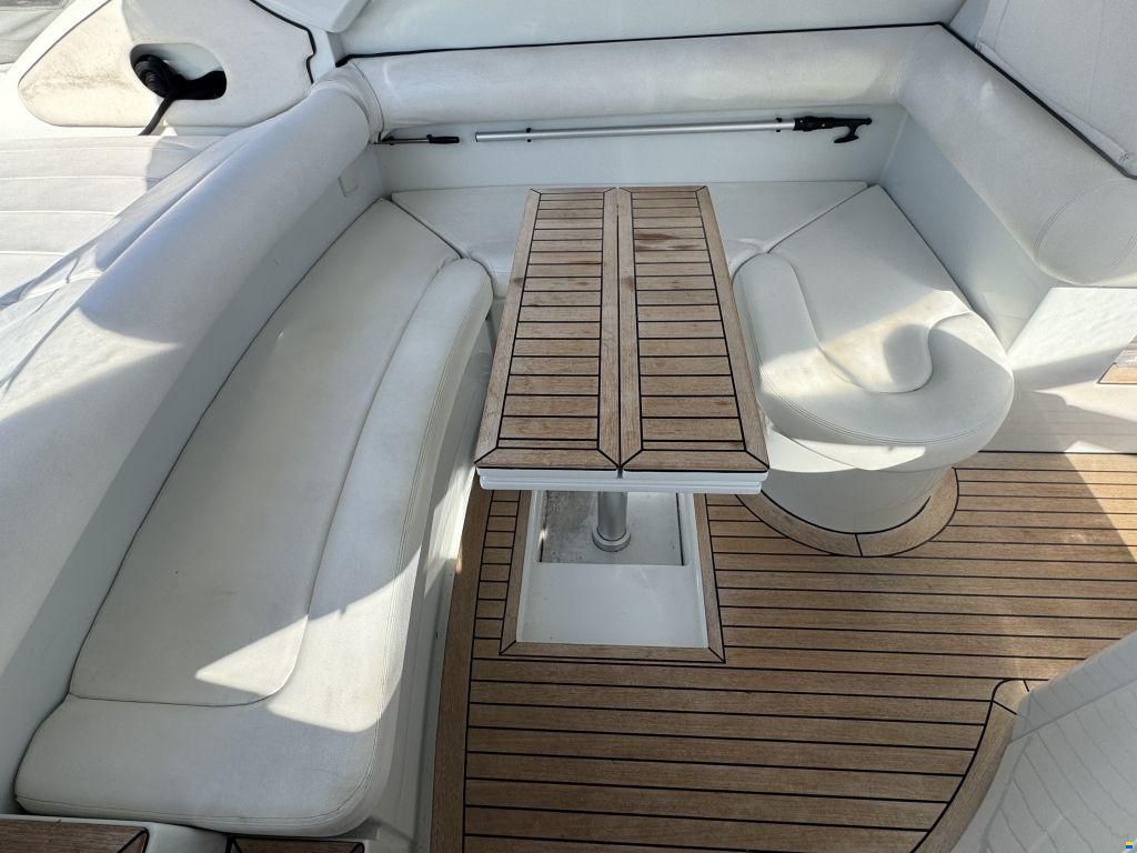 Pershing 37