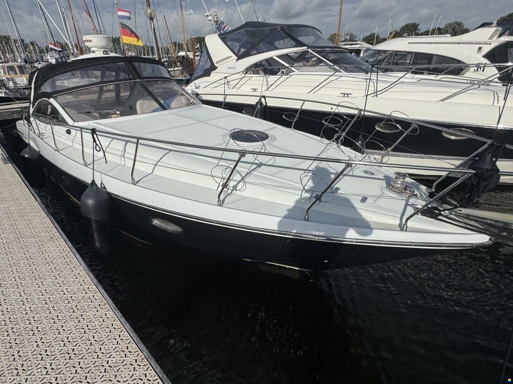 Pershing 37