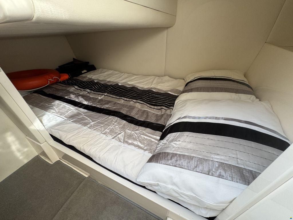 Pershing 37