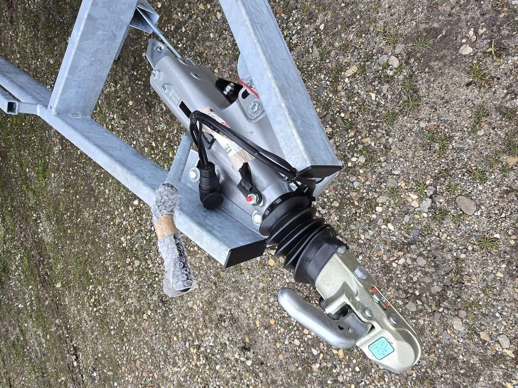 2000VB