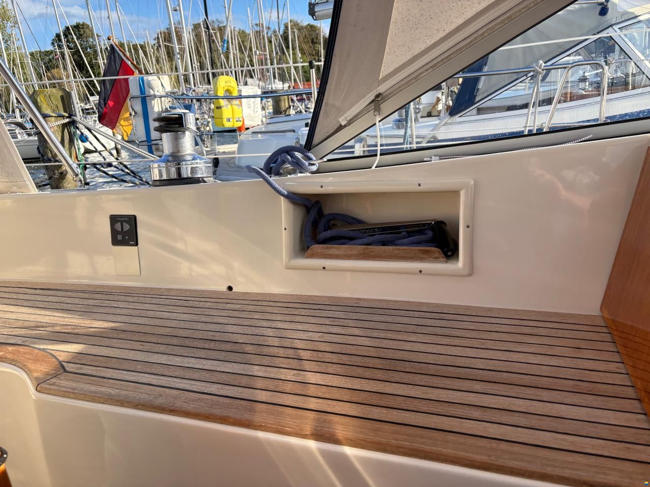 Hallberg-Rassy 352