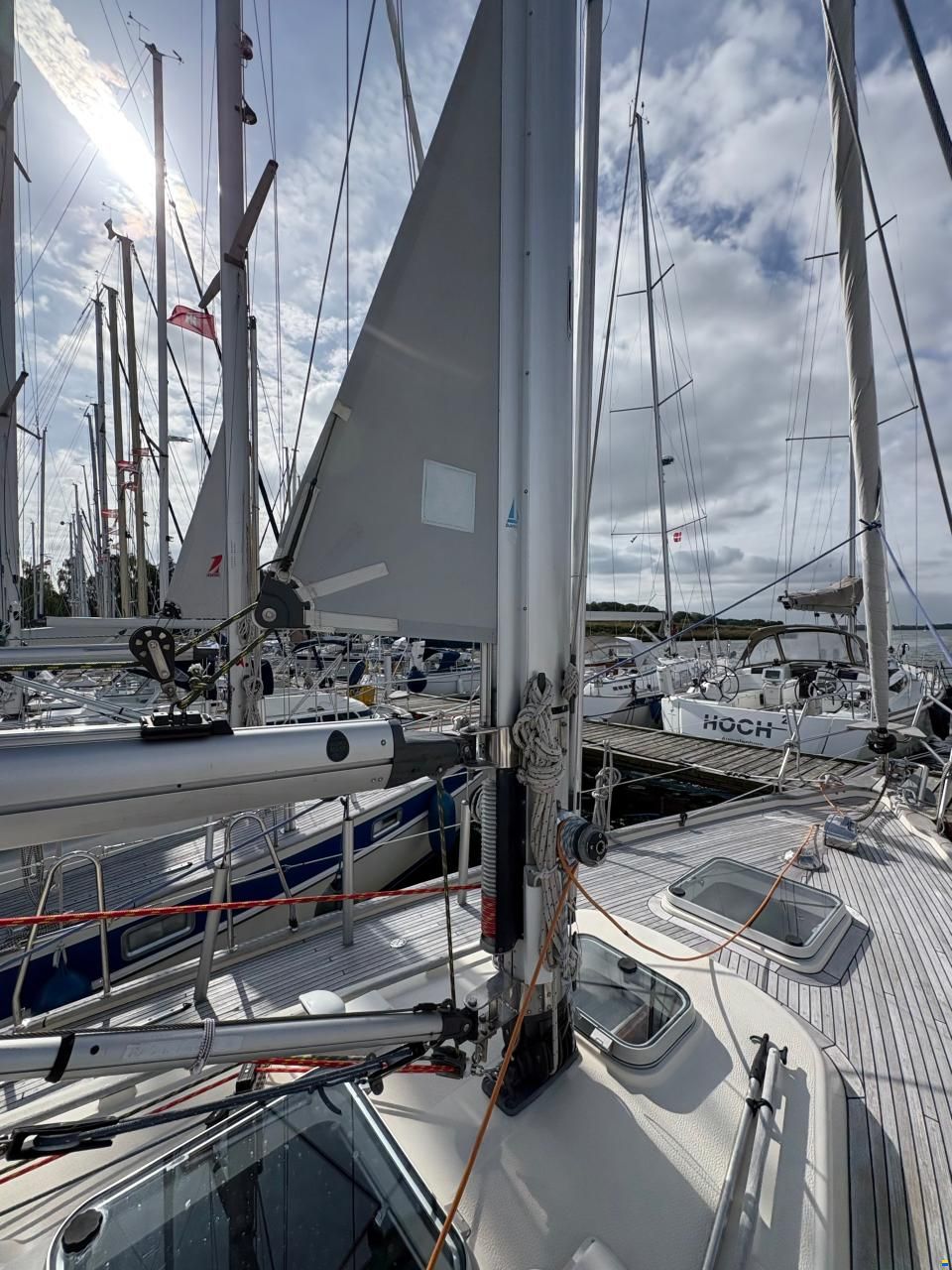 Hallberg-Rassy 352