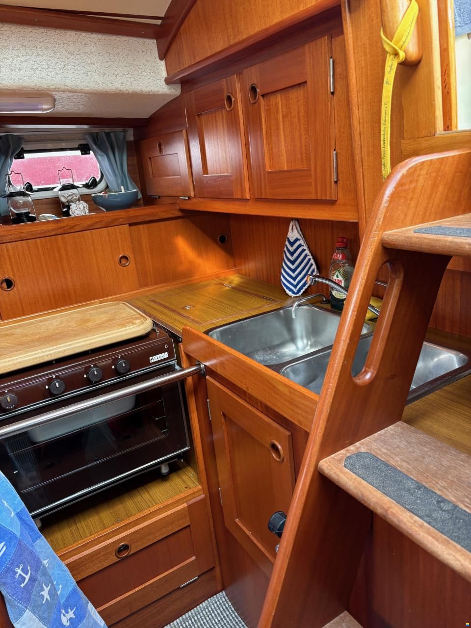 Hallberg-Rassy 352