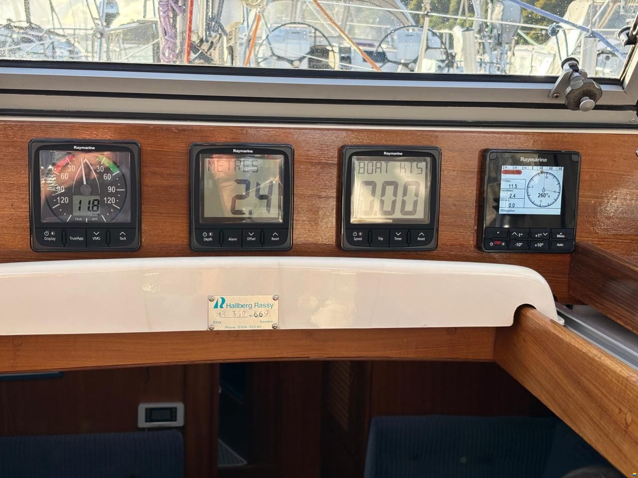 Hallberg-Rassy 352