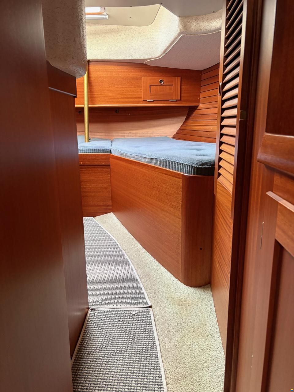 Hallberg-Rassy 352