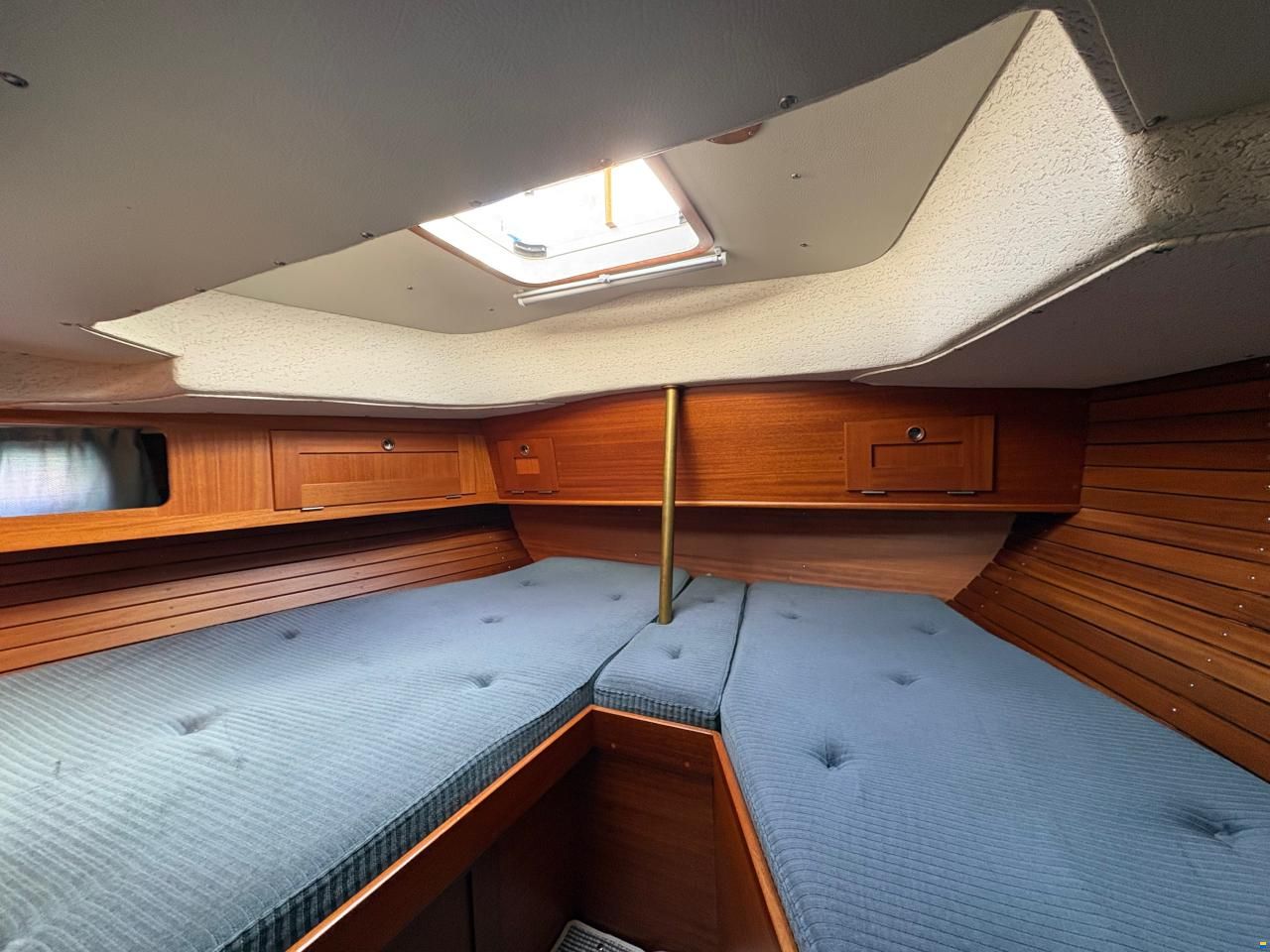 Hallberg-Rassy 352