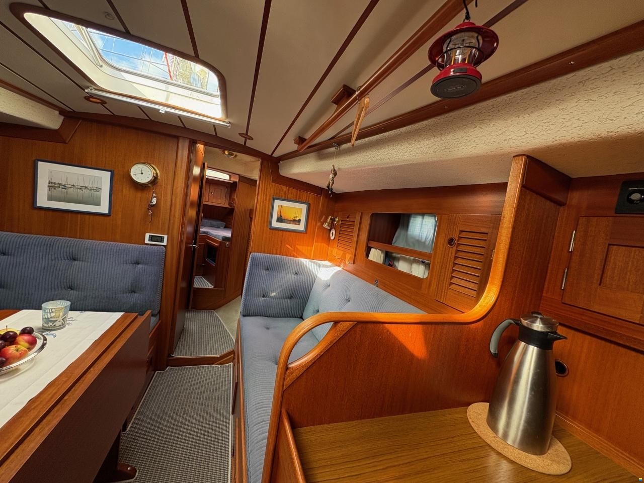 Hallberg-Rassy 352
