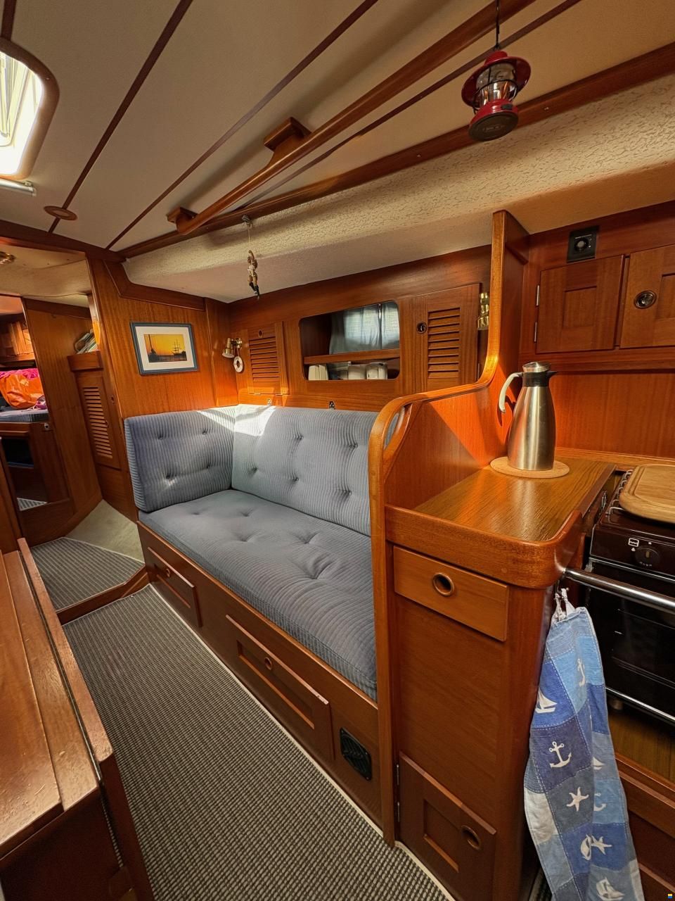 Hallberg-Rassy 352